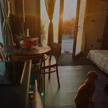 Semesterbostad Nadech - Glamping Na Statku