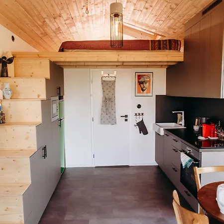 Semesterbostad Nadech - Glamping Na Statku
