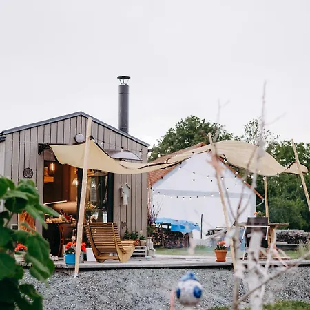 Holiday home Nadech - Glamping Na Statku Dekanovice
